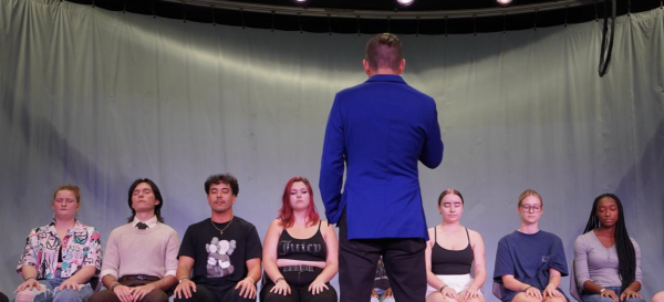 UWF’s CAB Hosts Thrilling Hypnotist Show